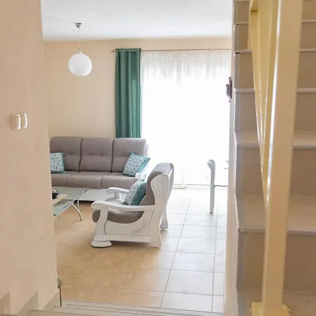 Pontem Feriehus Komarna
