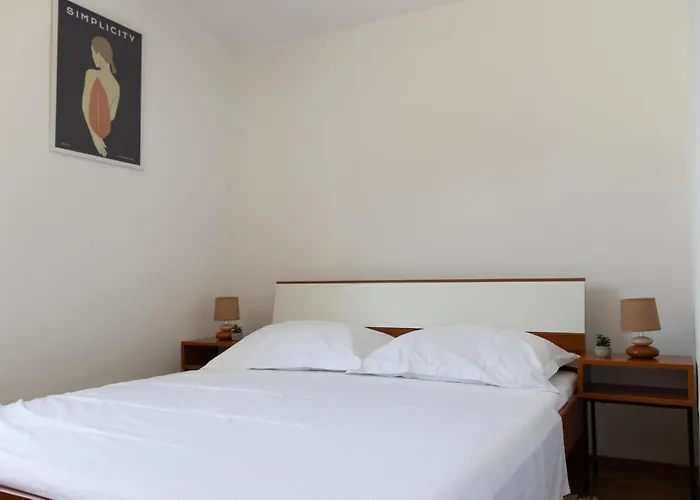 Pontem Nyaraló Komarna